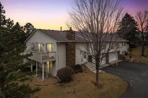 1613 W 140th St, Burnsville, MN 55337
