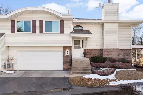 737 Evergreen Ct, Burnsville, MN 55337