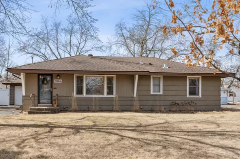 11224 Arrowhead St NW, Coon Rapids, MN 55433