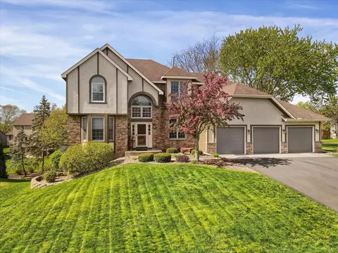 12621 Dover Dr, Apple Valley, MN 55124