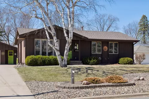 8468 Little Rd, Bloomington, MN 55437