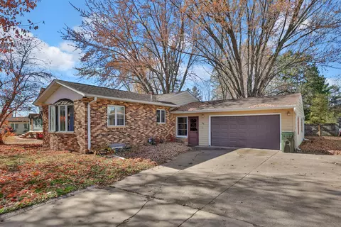 506 S Lawler Ave S, Hinckley, MN 55037