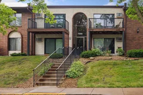 7300 York Ave S #203-3, Edina, MN 55435
