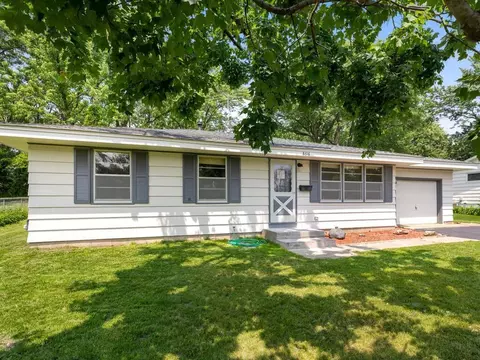 8616 Zenith Rd, Bloomington, MN 55431