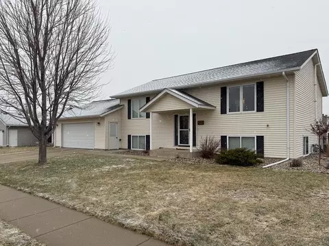 225 Athens Ave, Marshall, MN 56258