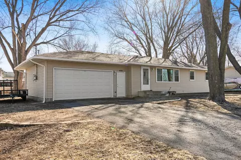8941 Wildwood Ave, Saint Bonifacius, MN 55375