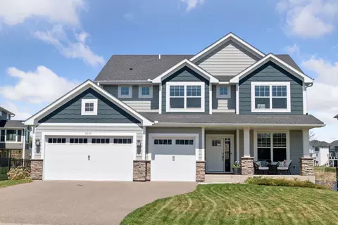 2090 Paisley Path, Chanhassen, MN 55317