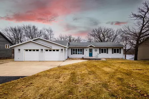 3951 Queens Rd SE, Alexandria, MN 56308