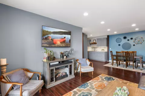 4010 Foss Rd #104, Saint Anthony, MN 55421