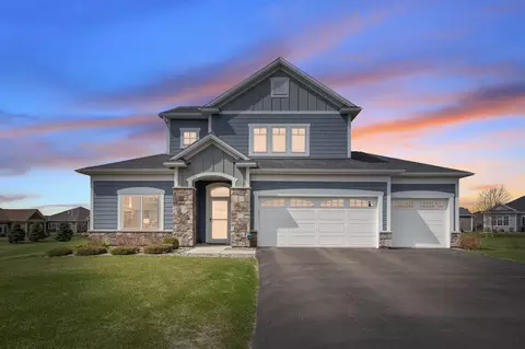 8715 Upper 9th Pl N, Lake Elmo, MN 55042