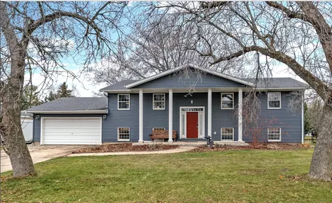 712 Lyndale Ave, Spring Valley, MN 55975