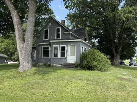 902 Pacific Ave, Kerkhoven, MN 56252