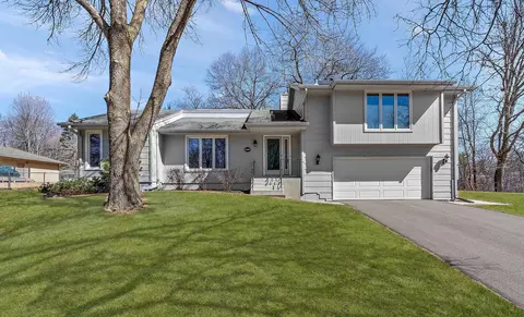 2605 Sheffield Cir S, Hopkins, MN 55305