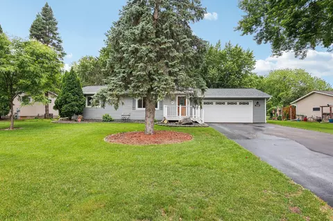 6575 Hokah Dr, Lino Lakes, MN 55014