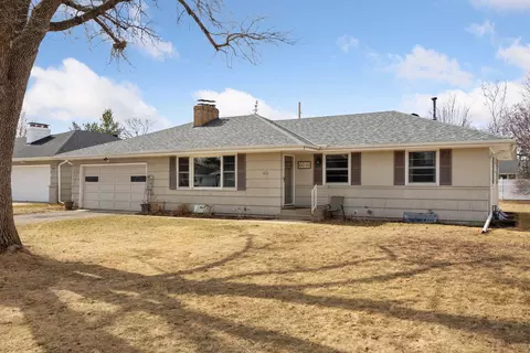 6016 Zenith Ave S, Edina, MN 55410