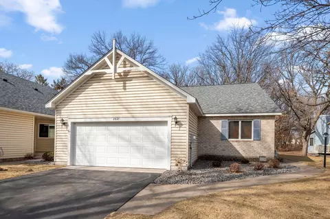 2621 Lake Court Dr, Mounds View, MN 55112