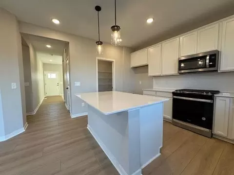 4825 Island Park Dr, Woodbury, MN 55129