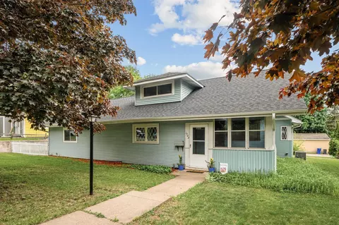 1722 Reaney Ave E, Saint Paul, MN 55106