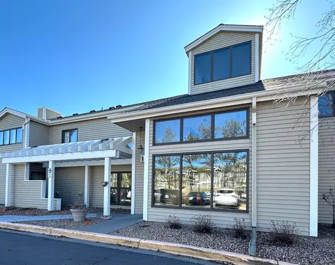 1372 Carling Dr #211, Saint Paul, MN 55108