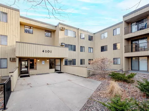 4101 Parklawn Ave #127, Edina, MN 55435