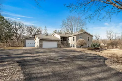 2072 Eaglewood Ln, Shakopee, MN 55379