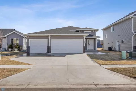 7436 17th St S, Fargo, ND 58104