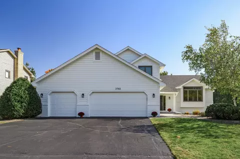 3782 Wescott Hills Dr, Eagan, MN 55123