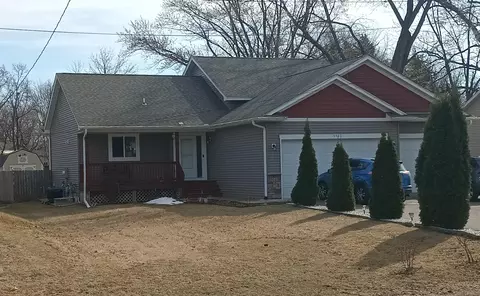 2942 Edgerton St, Little Canada, MN 55117