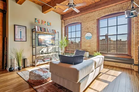 716 N 1st St #437, Minneapolis, MN 55401