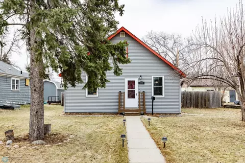 1719 4th St N, Fargo, ND 58102