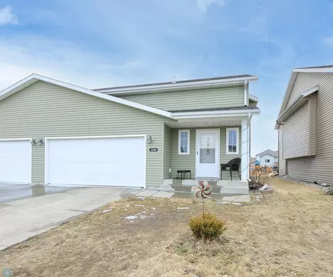 1215 37th Ave S, Moorhead, MN 56560