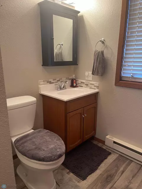 Bath - 404 10th Ave E, Lisbon, ND 58054 photo 2 of 3
