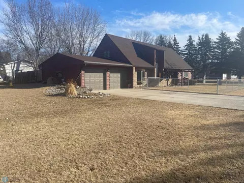 Exterior - 404 10th Ave E, Lisbon, ND 58054 photo 2 of 5