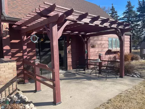 Exterior - 404 10th Ave E, Lisbon, ND 58054 photo 4 of 5