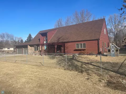Exterior - 404 10th Ave E, Lisbon, ND 58054 photo 5 of 5