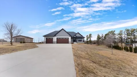 24035 Scarlet Oak Ct, Richmond, MN 56368