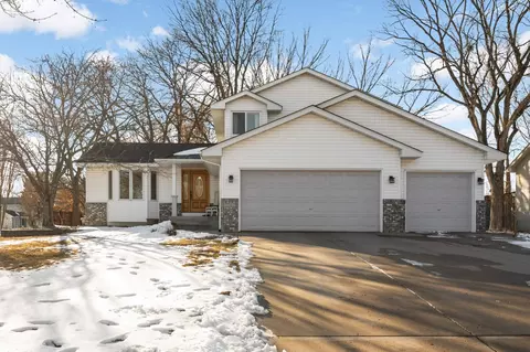 13062 Thrush St NW, Coon Rapids, MN 55448