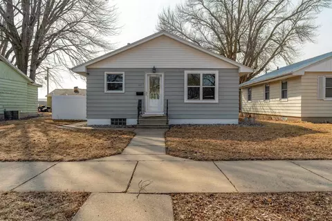 509 Summit St SE, Sleepy Eye, MN 56085