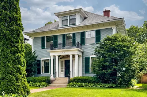 2015 Kenwood Pkwy, Minneapolis, MN 55405