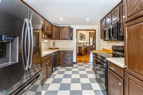 Kitchen - 354 7 Ave S, Fargo, ND 58103 photo 4 of 4