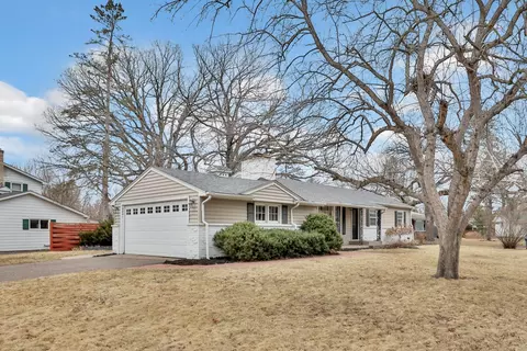 2221 Sierra Dr, White Bear Lake, MN 55110