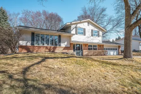 3174 Hafner Ct, Shoreview, MN 55126