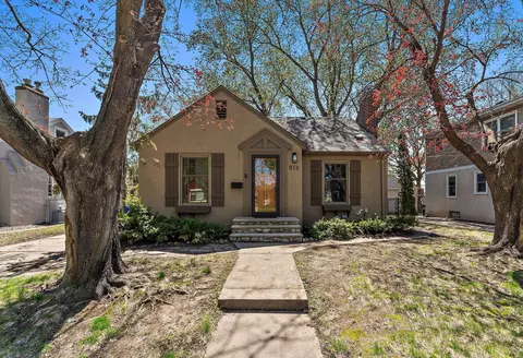 910 Nevada Ave W, Saint Paul, MN 55117