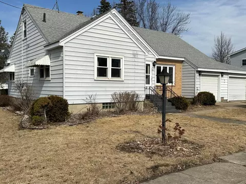 216 Sage St, Lime Springs, IA 52155