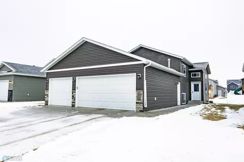 6746 69th Ave S, Horace, ND 58047