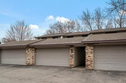 13725 Heather Hills Dr, Burnsville, MN 55337