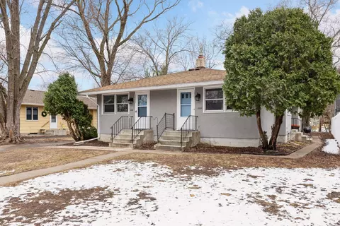 1705 Albert St N, Falcon Heights, MN 55113