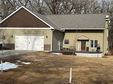 33920 98th St, Waseca, MN 56093