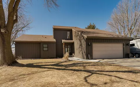 4408 Manor View Dr NW, Rochester, MN 55901