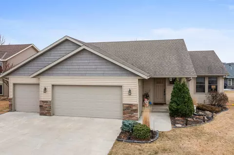 1388 Robert Creek Curv, Belle Plaine, MN 56011